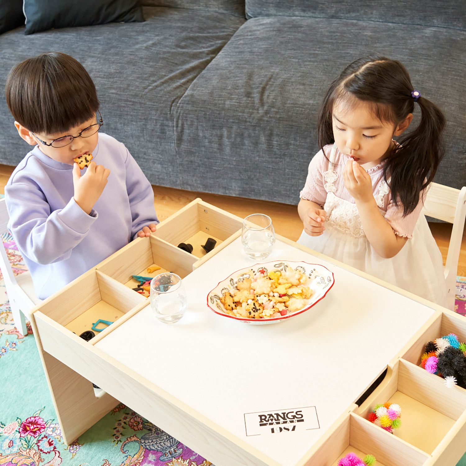 ラングスキッズテーブル&チェア2脚セット（お客様ご自身で組み立て